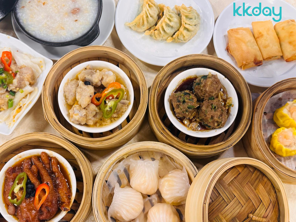 Jin Man Seafood Restaurant | 120-Minute All-You-Can-Eat Teochew Beef Hotpot | 5 Must-Try Teochew Beef Hotpot Dishes | All-You-Can-Eat: Dragon Stem Beef, Spoon Handle Beef, Five Flower Toe Beef, Marbled Beef, and Beef Brisket | Over 50 Hot Pot Ingredients | Up to 10 Soup Bases | Free Seafood Platter for 4 | Wong Tai Sin - Photo 1 of 9